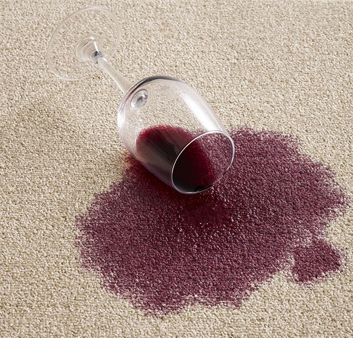 вино на ковре